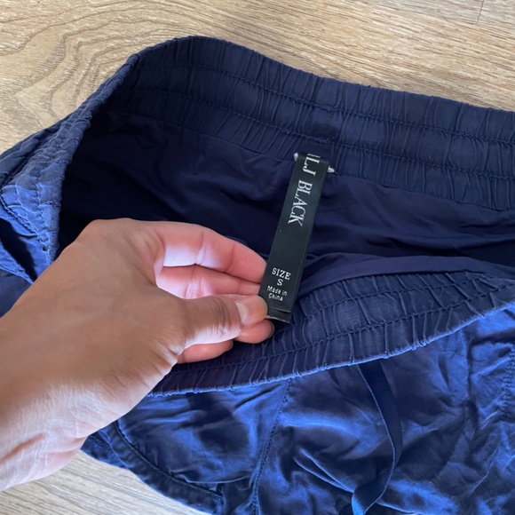 Lorna Jane Running Short - Picture 2 of 3